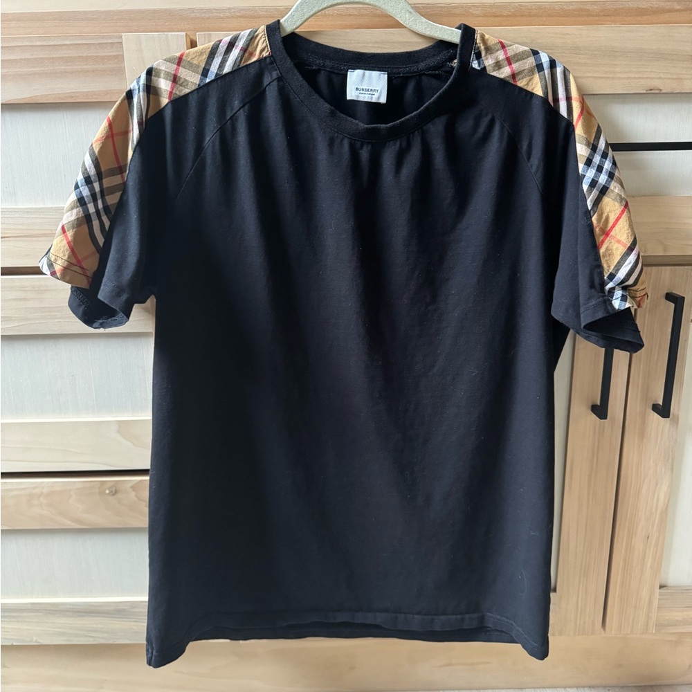 Burberry Black T-Shirt with Plaid Sleeves